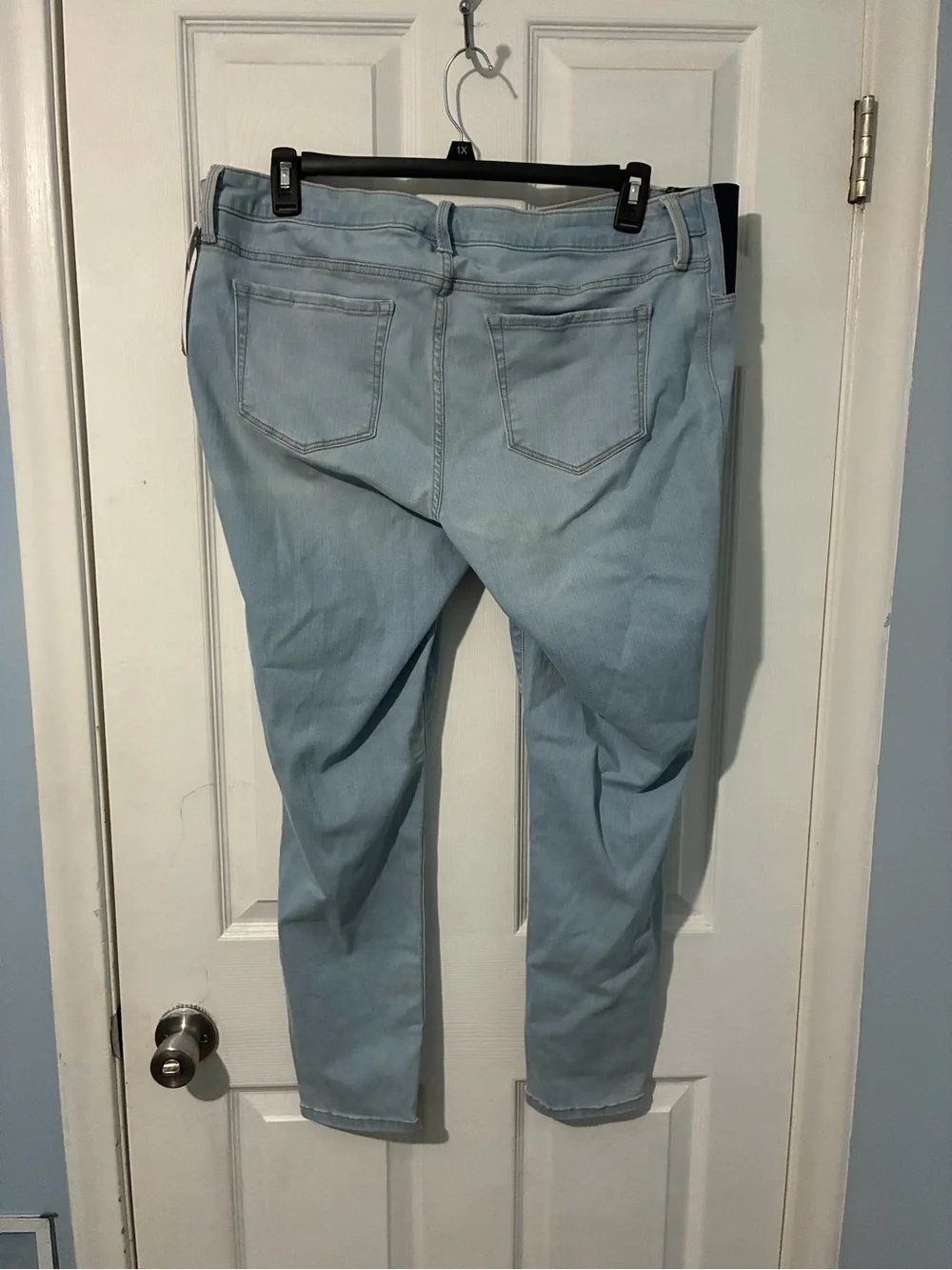 Light Wash Stretch Women's Maternity Jeans - Comfortable Everyday Fit